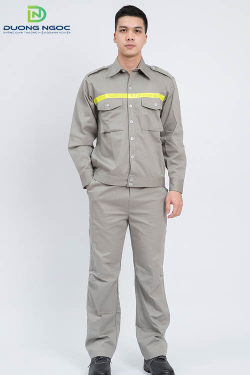  DN03.QUẦN ÁO BẢO HỘ MÀU GHI, CÓ DÂY PHẢN QUANG