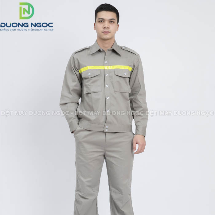 Quần áo bảo hộ màu ghi sáng, có dây phản quang